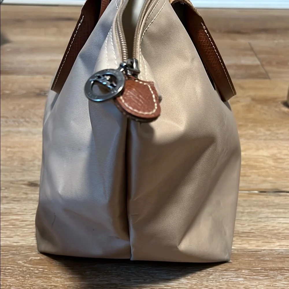 Longchamp Elegant Brown and Cream Women's Handbag - Picture 12 of 16